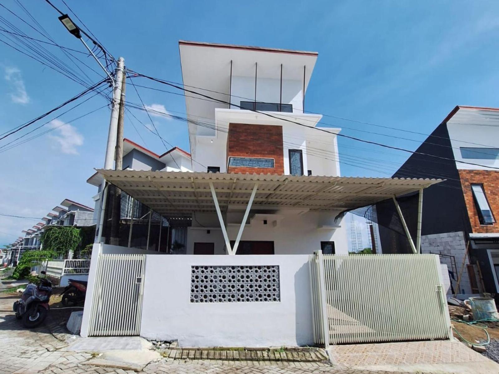 Di Dekat Kampus Umm Homestay